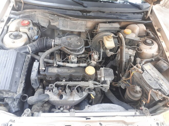 Opel Astra 1997, 295,000 km - 1.6 l - Sumqayıt