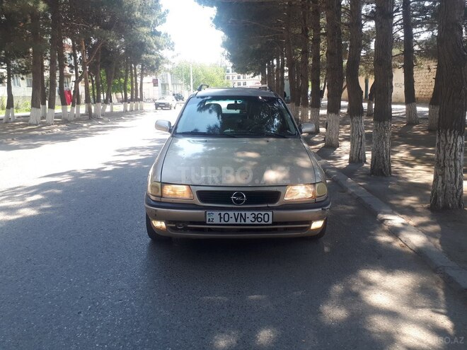 Opel Astra 1997, 295,000 km - 1.6 l - Sumqayıt