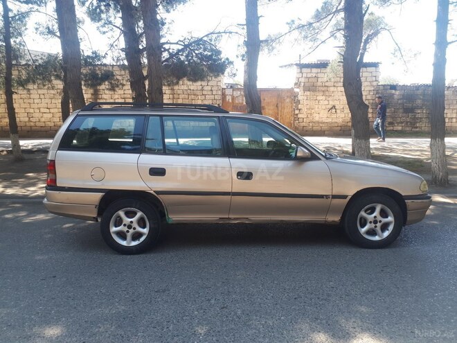 Opel Astra 1997, 295,000 km - 1.6 l - Sumqayıt