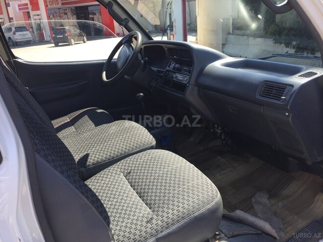 Toyota HiAce 2003, 238,000 km - 2.0 l - Bakı