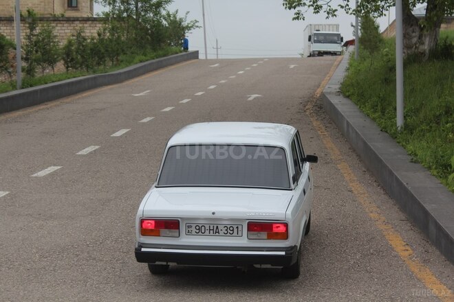 LADA (VAZ) 2107 2009, 82,000 km - 1.6 л - Quba