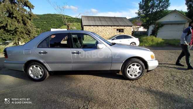 Mercedes C 220 1995, 143,000 km - 2.2 l - Yardımlı