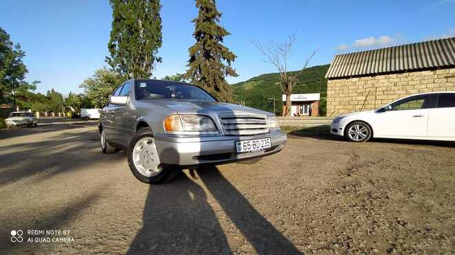 Mercedes C 220 1995, 143,000 km - 2.2 l - Yardımlı