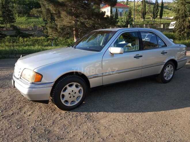 Mercedes C 220 1995, 143,000 km - 2.2 l - Yardımlı
