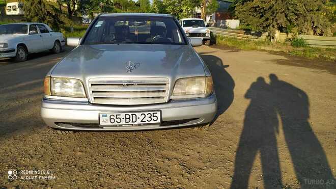 Mercedes C 220 1995, 143,000 km - 2.2 l - Yardımlı