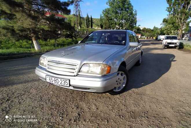 Mercedes C 220 1995, 143,000 km - 2.2 l - Yardımlı