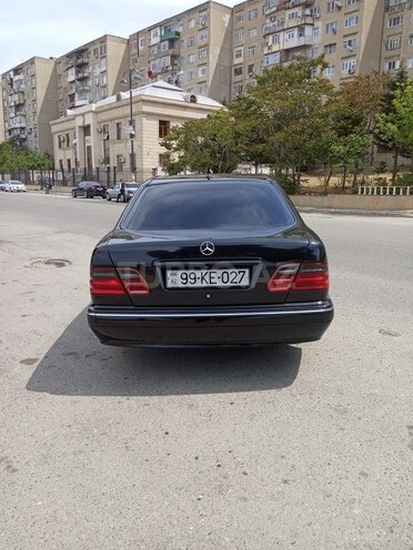 Mercedes E 270 2000, 320,000 km - 2.7 л - Bakı