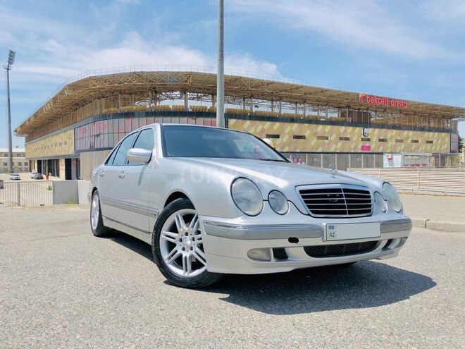 Mercedes E 240 1999, 299,999 km - 2.4 l - Bakı