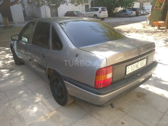 Opel Vectra 1992, 200,000 km - 1.8 l - Bakı