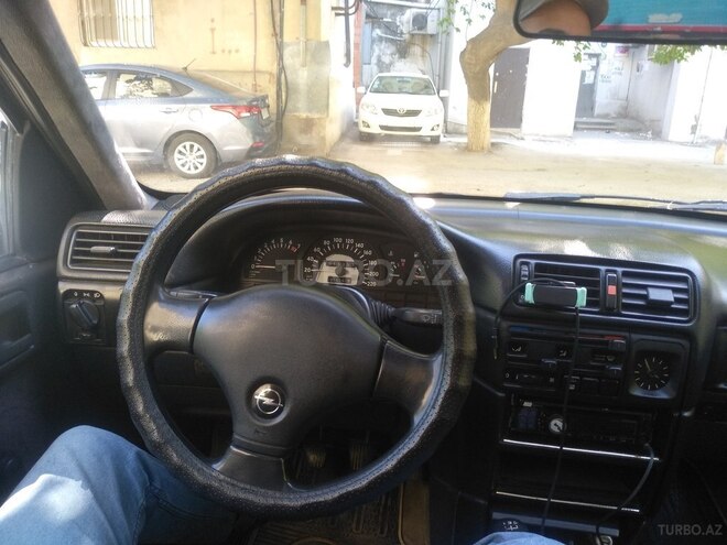 Opel Vectra 1992, 200,000 km - 1.8 l - Bakı