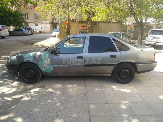 Opel Vectra 1992, 200,000 km - 1.8 l - Bakı