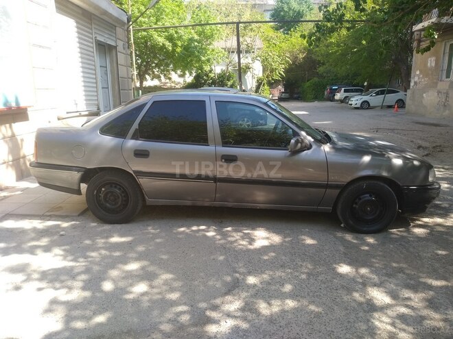 Opel Vectra 1992, 200,000 km - 1.8 l - Bakı