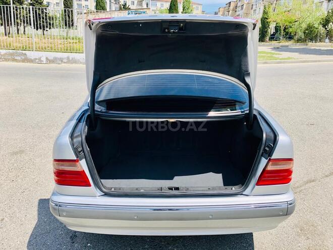 Mercedes E 240 1999, 299,999 km - 2.4 l - Bakı