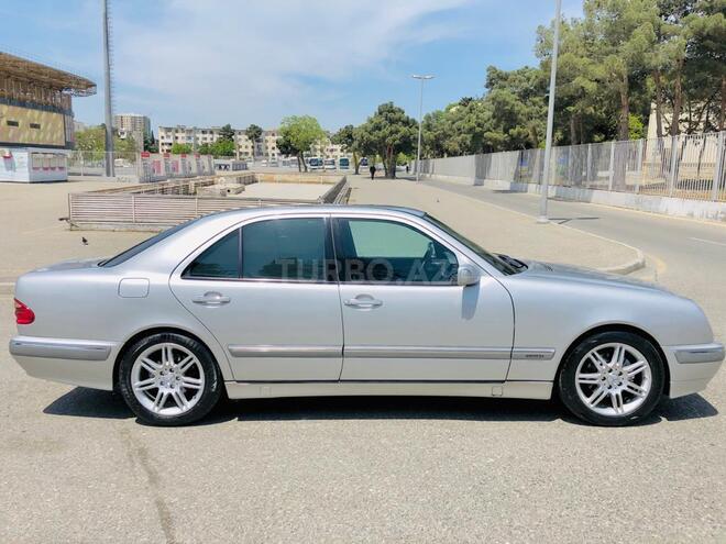 Mercedes E 240 1999, 299,999 km - 2.4 l - Bakı