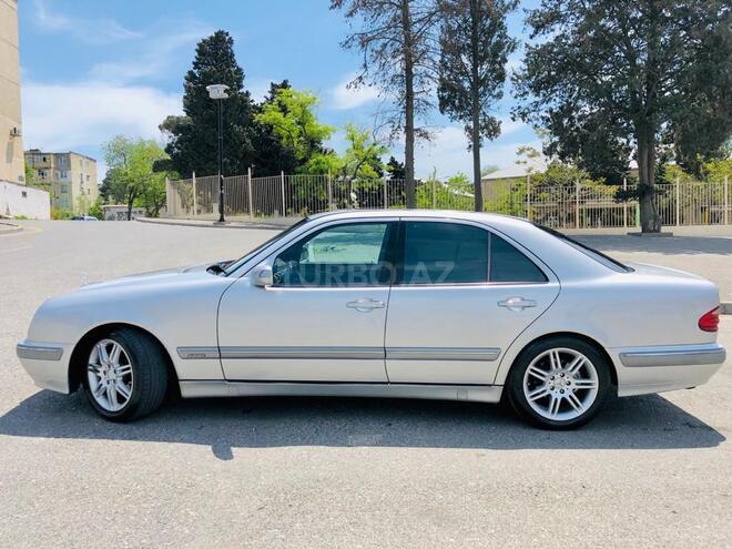 Mercedes E 240 1999, 299,999 km - 2.4 l - Bakı
