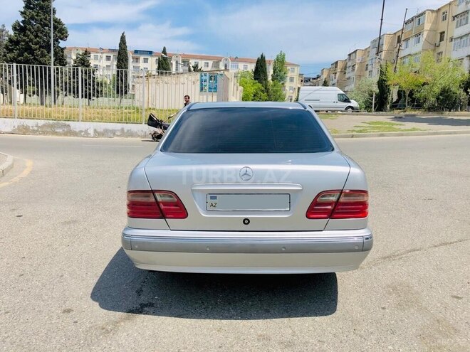 Mercedes E 240 1999, 299,999 km - 2.4 l - Bakı