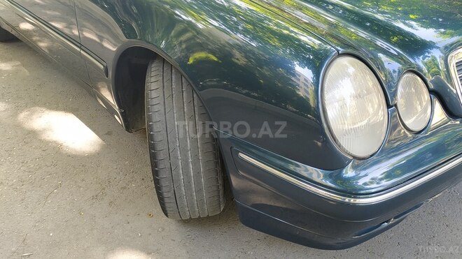 Mercedes E 220 2000, 285,000 km - 2.2 л - Bakı
