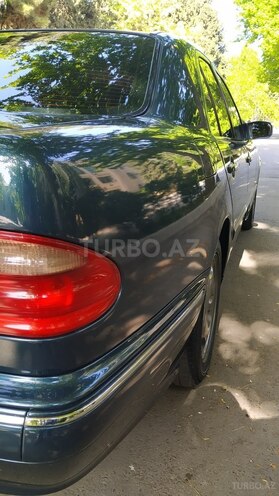 Mercedes E 220 2000, 285,000 km - 2.2 л - Bakı