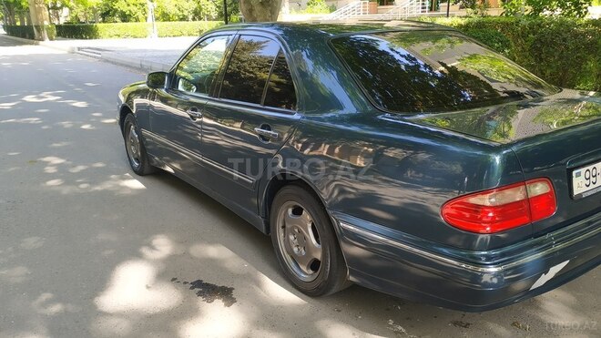 Mercedes E 220 2000, 285,000 km - 2.2 л - Bakı