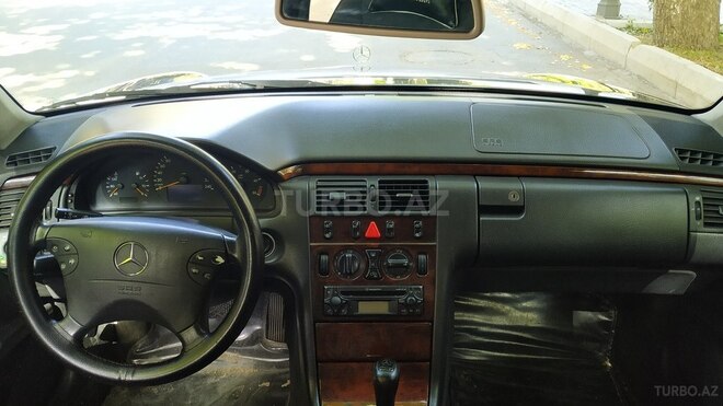 Mercedes E 220 2000, 285,000 km - 2.2 л - Bakı