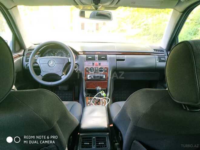 Mercedes E 220 1998, 48,867 km - 2.2 l - Masallı