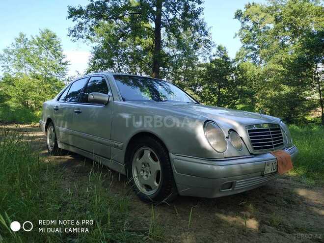 Mercedes E 220 1998, 48,867 km - 2.2 l - Masallı