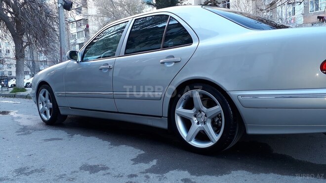 Mercedes E 240 2000, 190,000 km - 2.4 l - Bakı