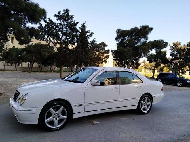 Mercedes E 240 2000, 268,000 km - 2.6 l - Bakı