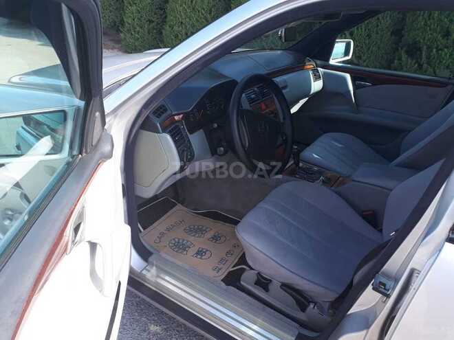 Mercedes E 240 1998, 224,650 km - 2.4 l - Bakı