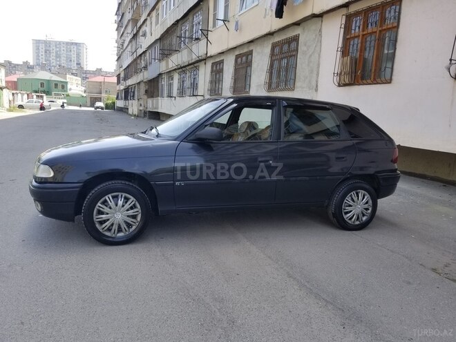 Opel Astra 1996, 416,500 km - 1.6 л - Bakı