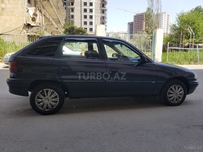 Opel Astra 1996, 416,500 km - 1.6 л - Bakı