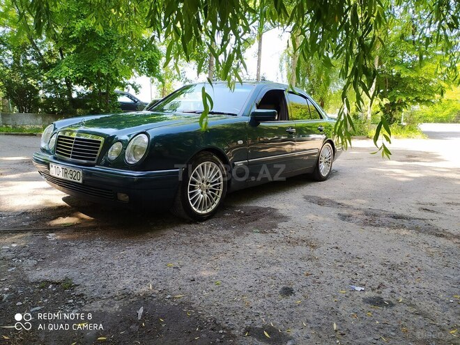 Mercedes E 320 1995, 385,000 km - 3.2 l - İsmayıllı