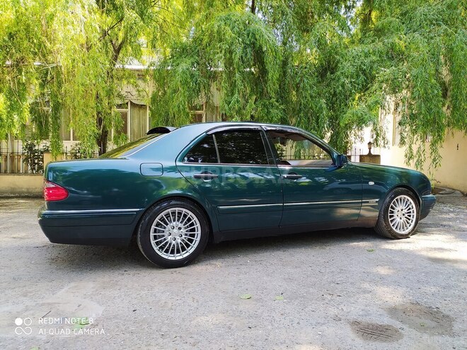 Mercedes E 320 1995, 385,000 km - 3.2 l - İsmayıllı