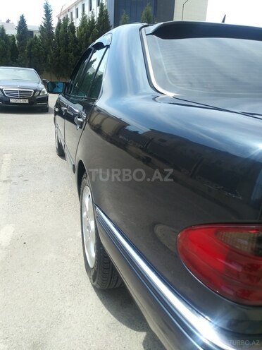 Mercedes E 240 1998, 318,000 km - 2.4 l - Bakı