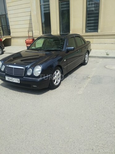 Mercedes E 240 1998, 318,000 km - 2.4 l - Bakı