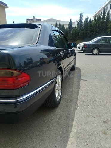 Mercedes E 240 1998, 318,000 km - 2.4 l - Bakı