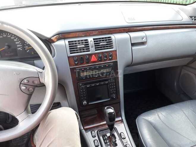 Mercedes E 240 2001, 252,000 km - 2.4 l - Ağdam