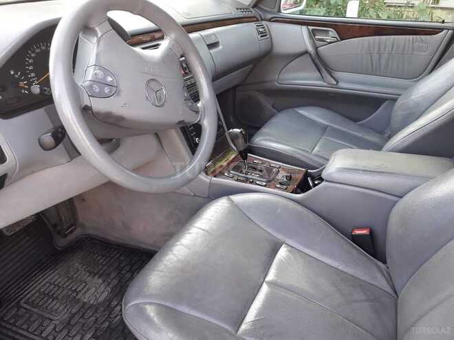 Mercedes E 240 2001, 252,000 km - 2.4 l - Ağdam