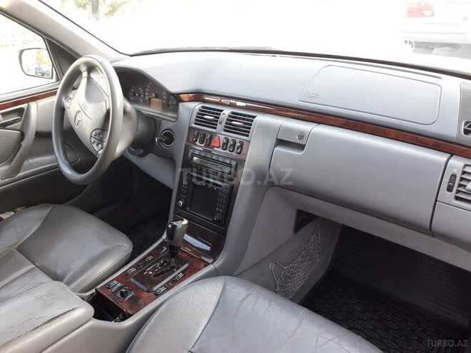 Mercedes E 240 2001, 252,000 km - 2.4 l - Ağdam