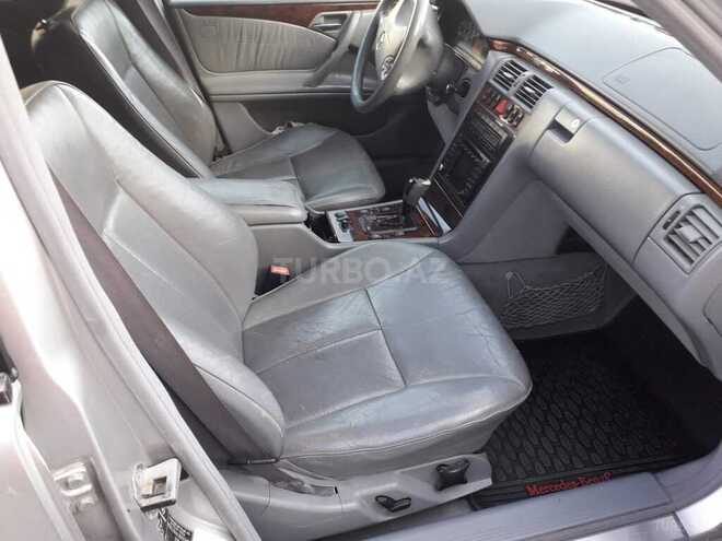 Mercedes E 240 2001, 252,000 km - 2.4 l - Ağdam