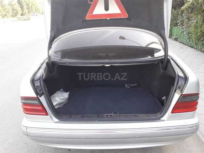 Mercedes E 240 2001, 252,000 km - 2.4 l - Ağdam