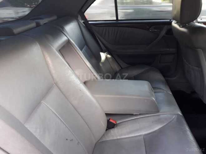 Mercedes E 240 2001, 252,000 km - 2.4 l - Ağdam