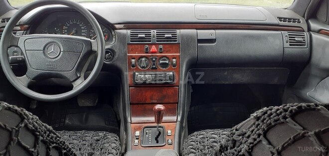 Mercedes E 230 1996, 242,389 km - 2.3 l - Cəlilabad