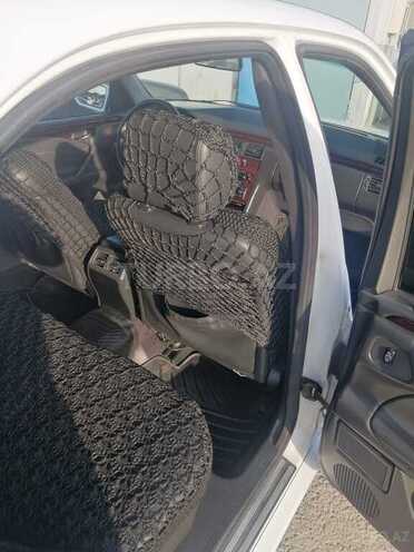 Mercedes E 220 1999, 490,000 km - 2.2 l - Bakı