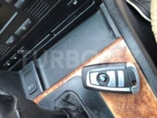 BMW 523 1999, 400,000 km - 2.5 l - Bakı