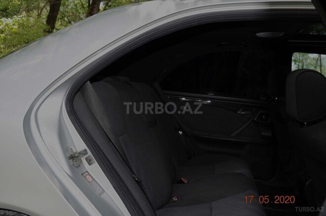 Mercedes E 240 2000, 277,000 km - 2.4 l - Şəki