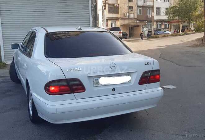 Mercedes E 220 2001, 384,700 km - 2.2 l - Bakı