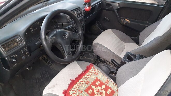 Opel Vectra 1993, 360,000 km - 1.7 л - Bakı