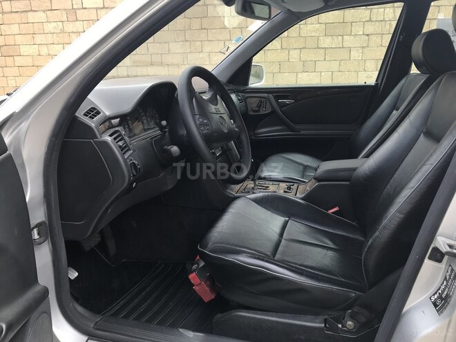 Mercedes E 280 2001, 291,000 km - 2.8 l - Bakı