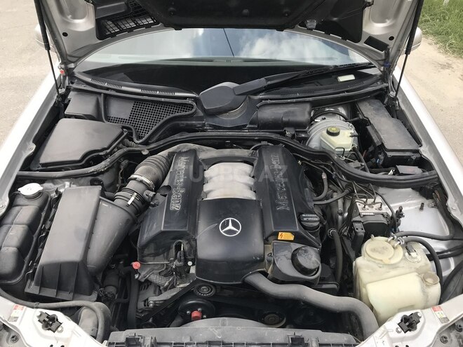 Mercedes E 280 2001, 291,000 km - 2.8 l - Bakı